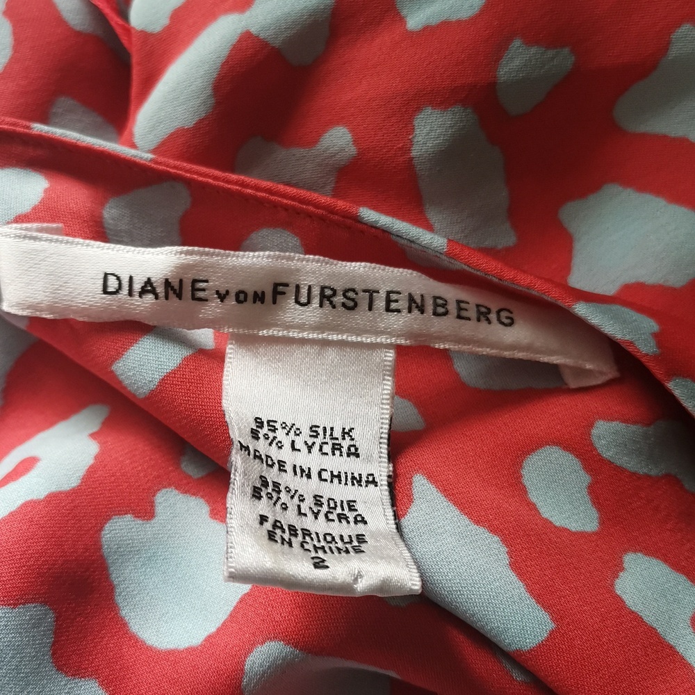 Diane Von Furstenberg One Shoulder dress. - Picture 5 of 6